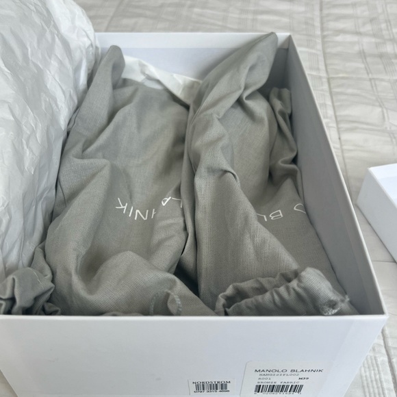 Manolo Blahnik Gold Glitter Fabric Jewel Buckle Flat Pumps Size 39 - Picture 8 of 11